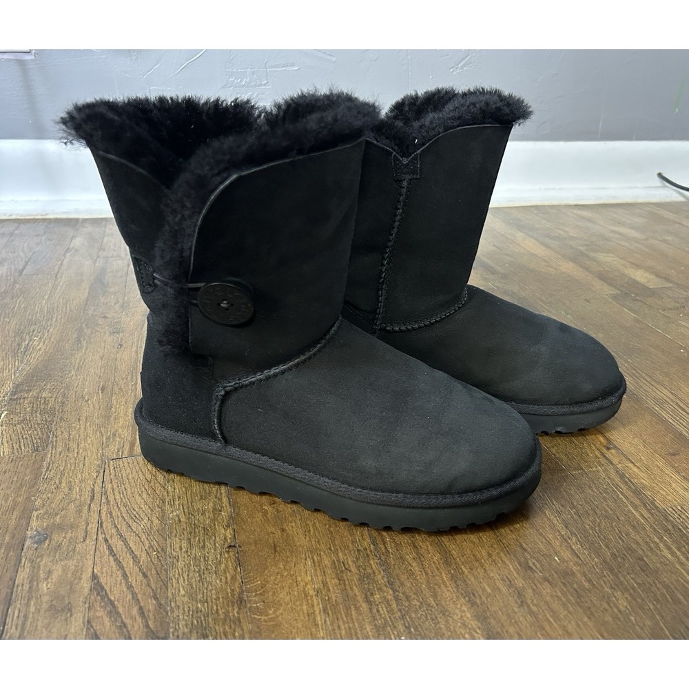 black UGG Bailey Button II boots sheepskin lining Size 7 Comfort Warm Classic - Picture 4 of 10